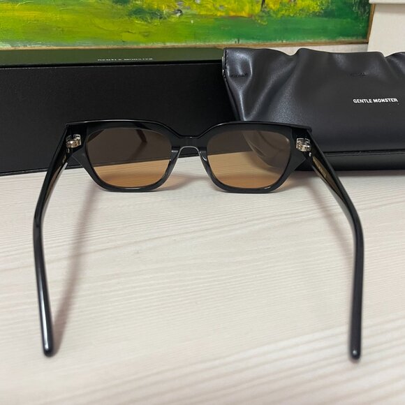 Gentle Monster “Nabi” Sunglasses - Picture 5 of 5